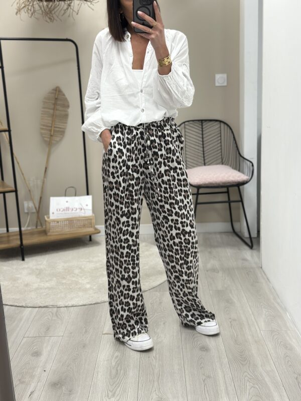 Le pantalon fluide motif léopard