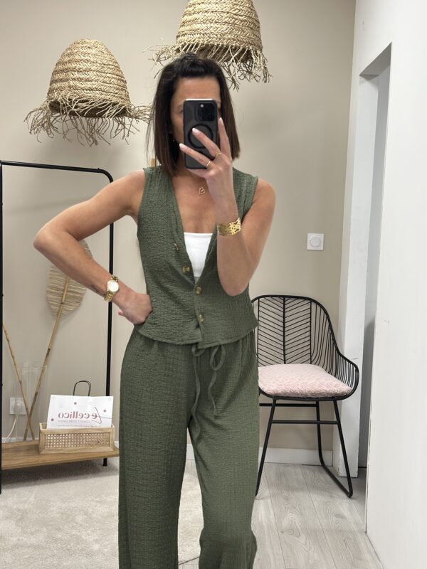 Ensemble fluide kaki