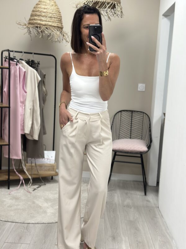 Le pantalon fluide crème