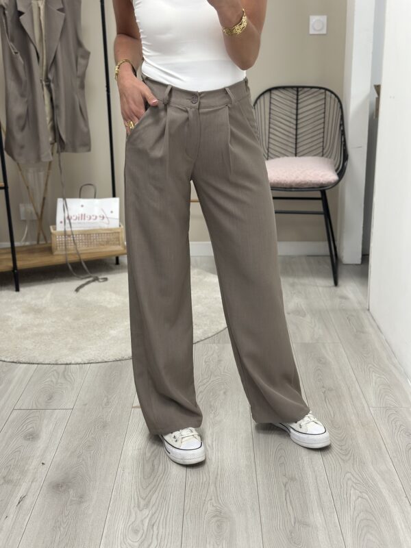 Le pantalon fluide taupe